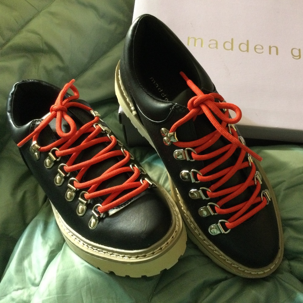 NIB Madden Girl Terah low rise boot shoe Size 6.5